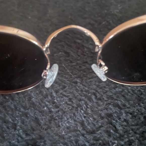 Express round sunglasses. - Picture 2 of 5